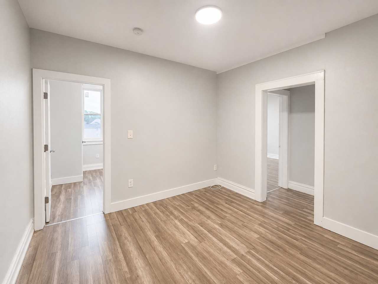 190 Carroll St #35 - Photo 5 of 8