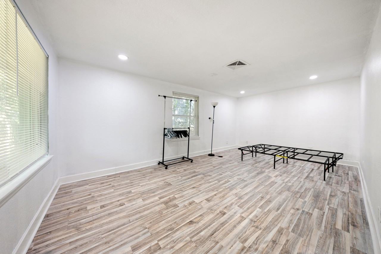 809 Burleson St - Photo 6 of 20