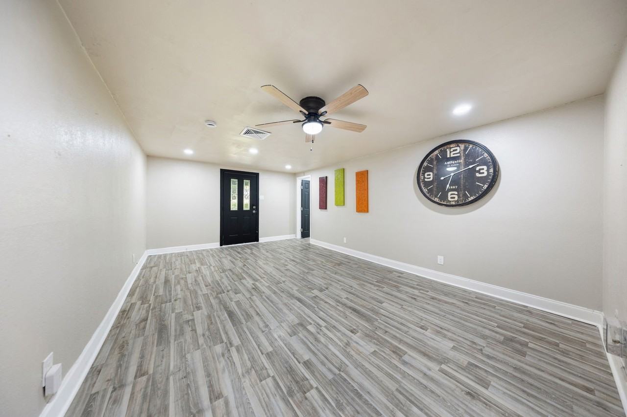 809 Burleson St - Photo 7 of 20