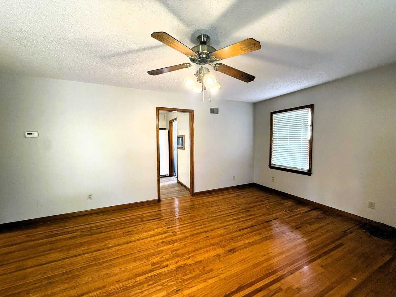 5913 E Bellaire St - Photo 2 of 12