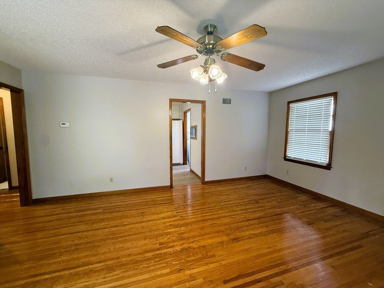 5913 E Bellaire St - Photo 3 of 12