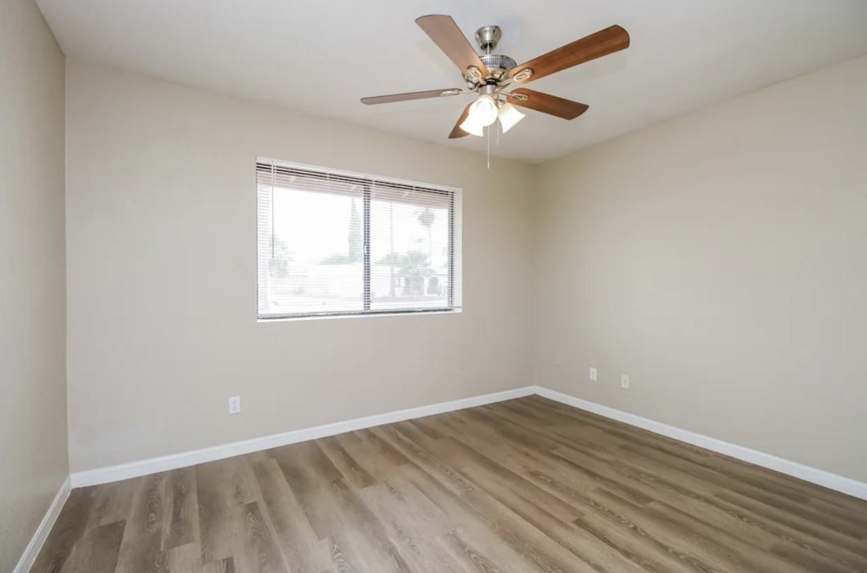 11280 West Magnolia Street - Photo 3 of 9