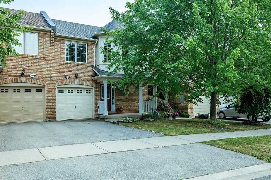 2458 Baintree Crescent - Photo 2 of 36