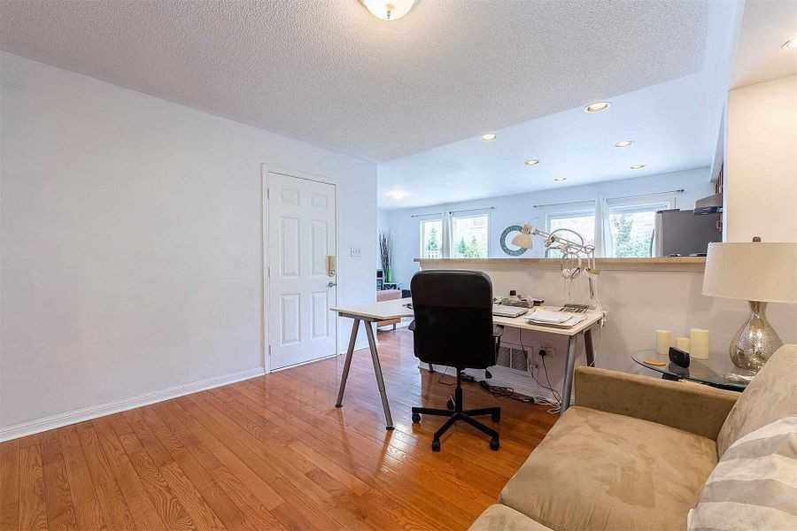 2458 Baintree Crescent - Photo 6 of 36
