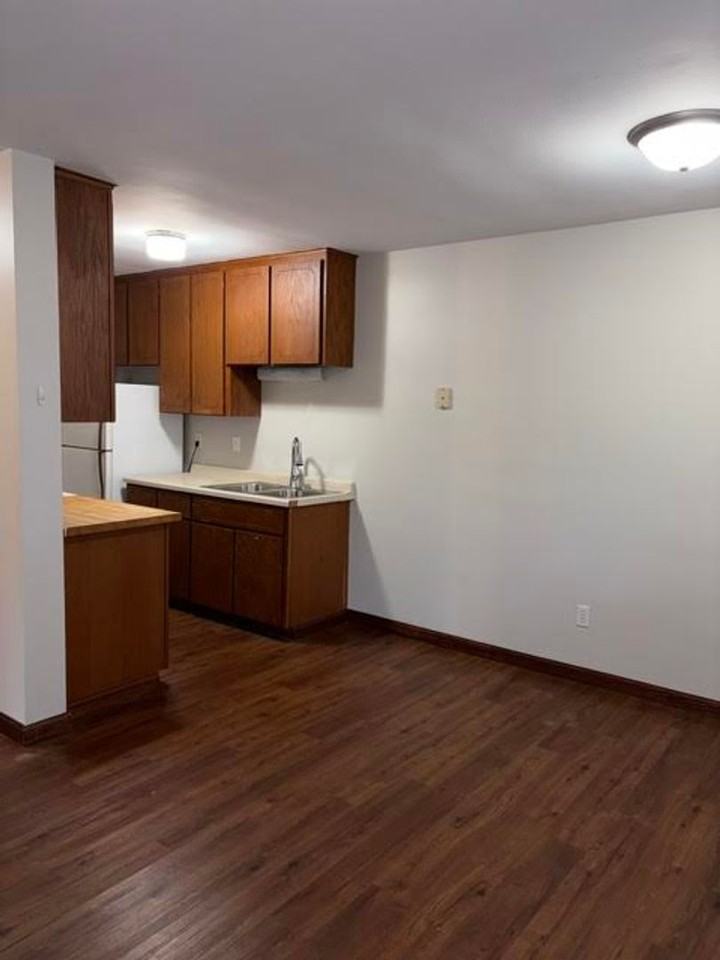 5911 Oxford St #4 - Photo 4 of 12