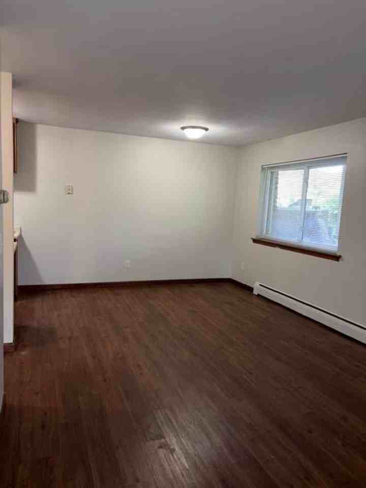 5911 Oxford St #4 - Photo 5 of 12