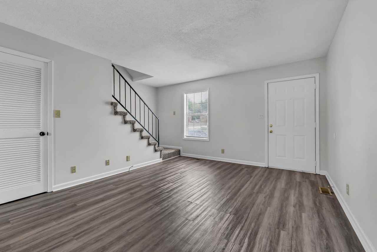 1620 1620 Baltimore Dr - 1620 Baltimore Dr #C - Photo 5 of 17