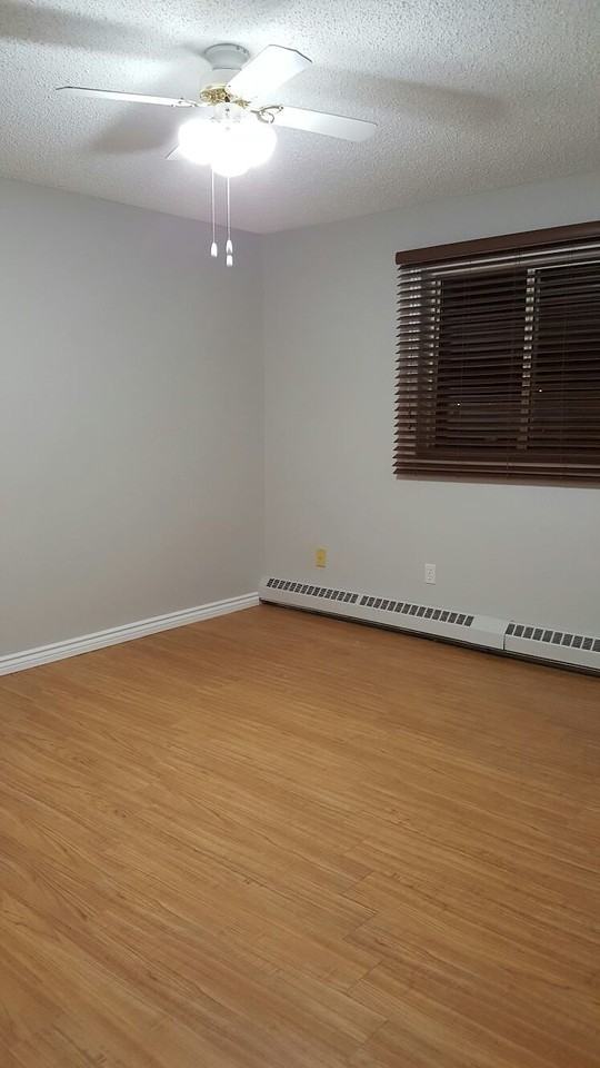 216 - Suite 216, 11218 80 st. - Photo 5 of 12