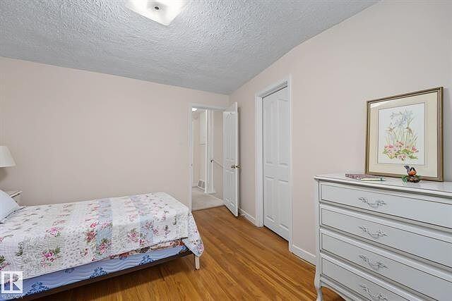 9516 146 St Nw - Photo 4 of 20