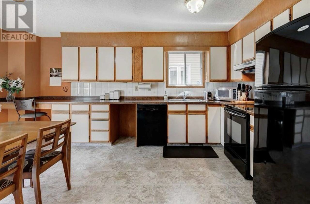 2019 22 Ave Nw - Photo 6 of 25
