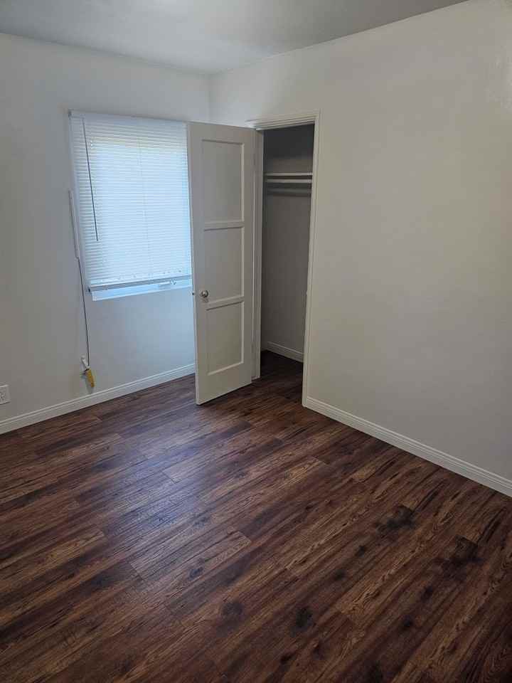 2035 W 102nd St #NA - Photo 2 of 9