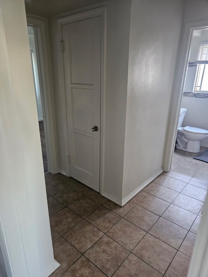 2035 W 102nd St #NA - Photo 4 of 9