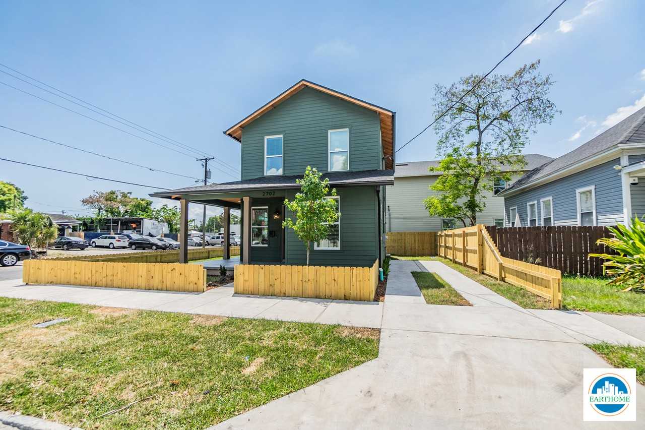 2702 N Morgan St #NA - Photo 3 of 46