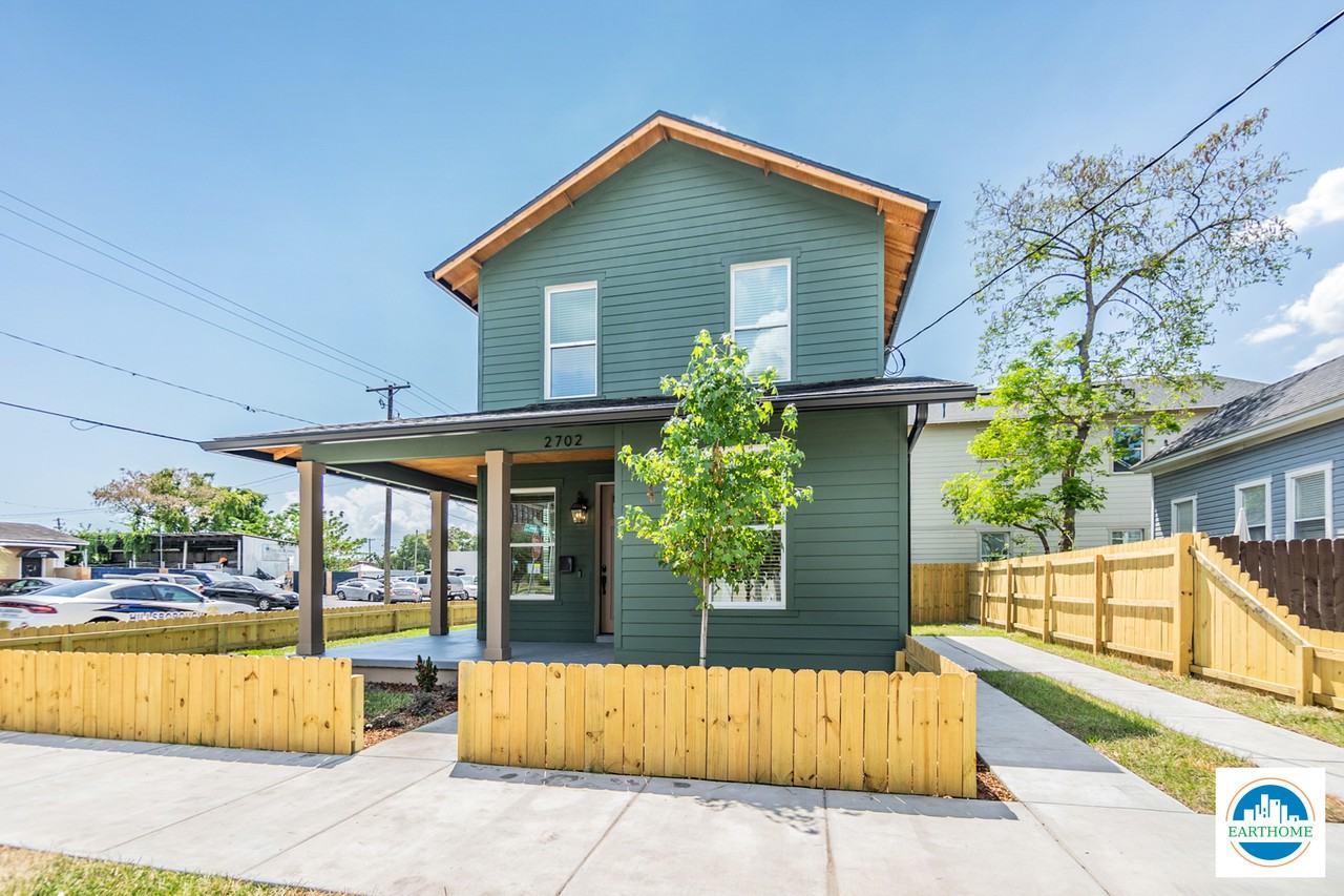 2702 N Morgan St #NA - Photo 4 of 46