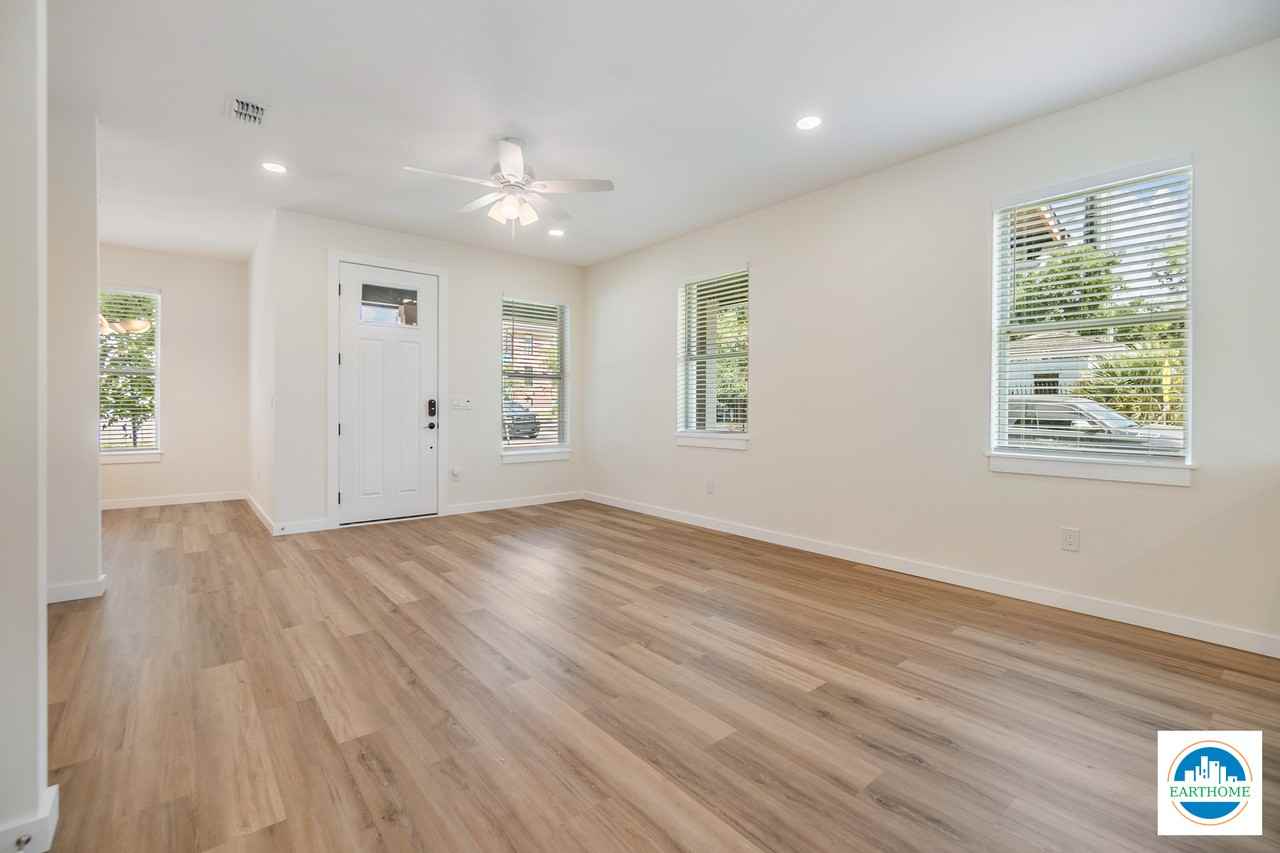 2702 N Morgan St #NA - Photo 7 of 45