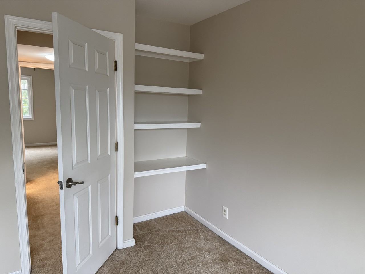 1347 N Van Dorn St - Photo 2 of 22