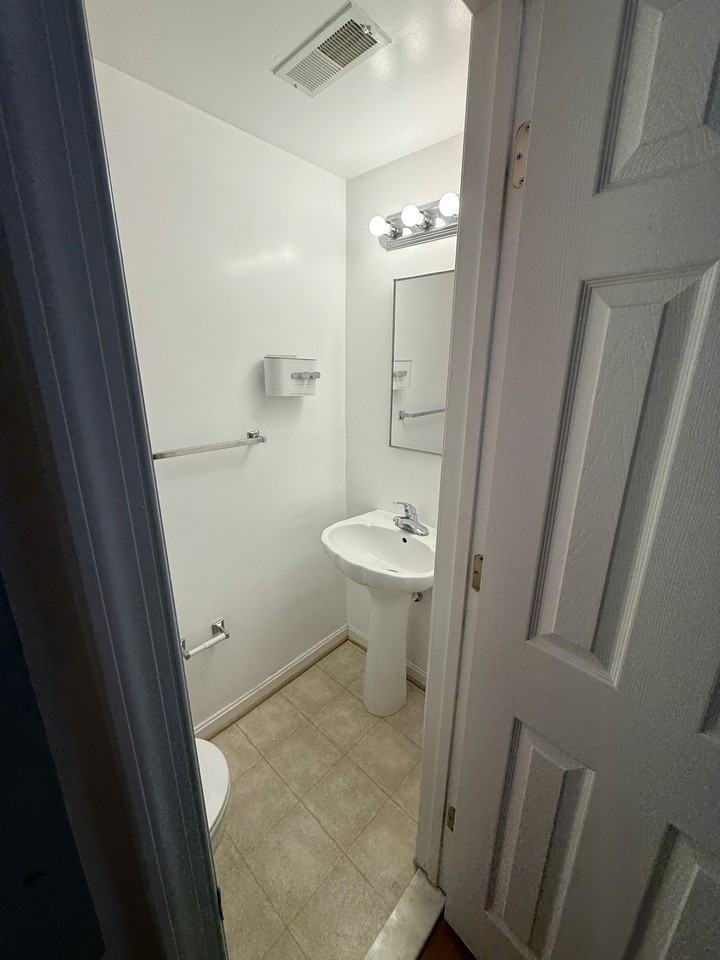 1347 N Van Dorn St - Photo 6 of 22