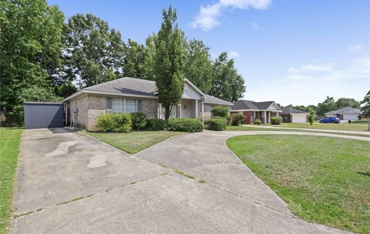 1772 Woodmont Dr #NA - Photo 3 of 19