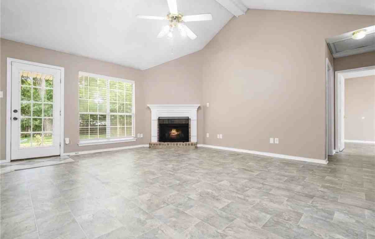 1772 Woodmont Dr #NA - Photo 6 of 19