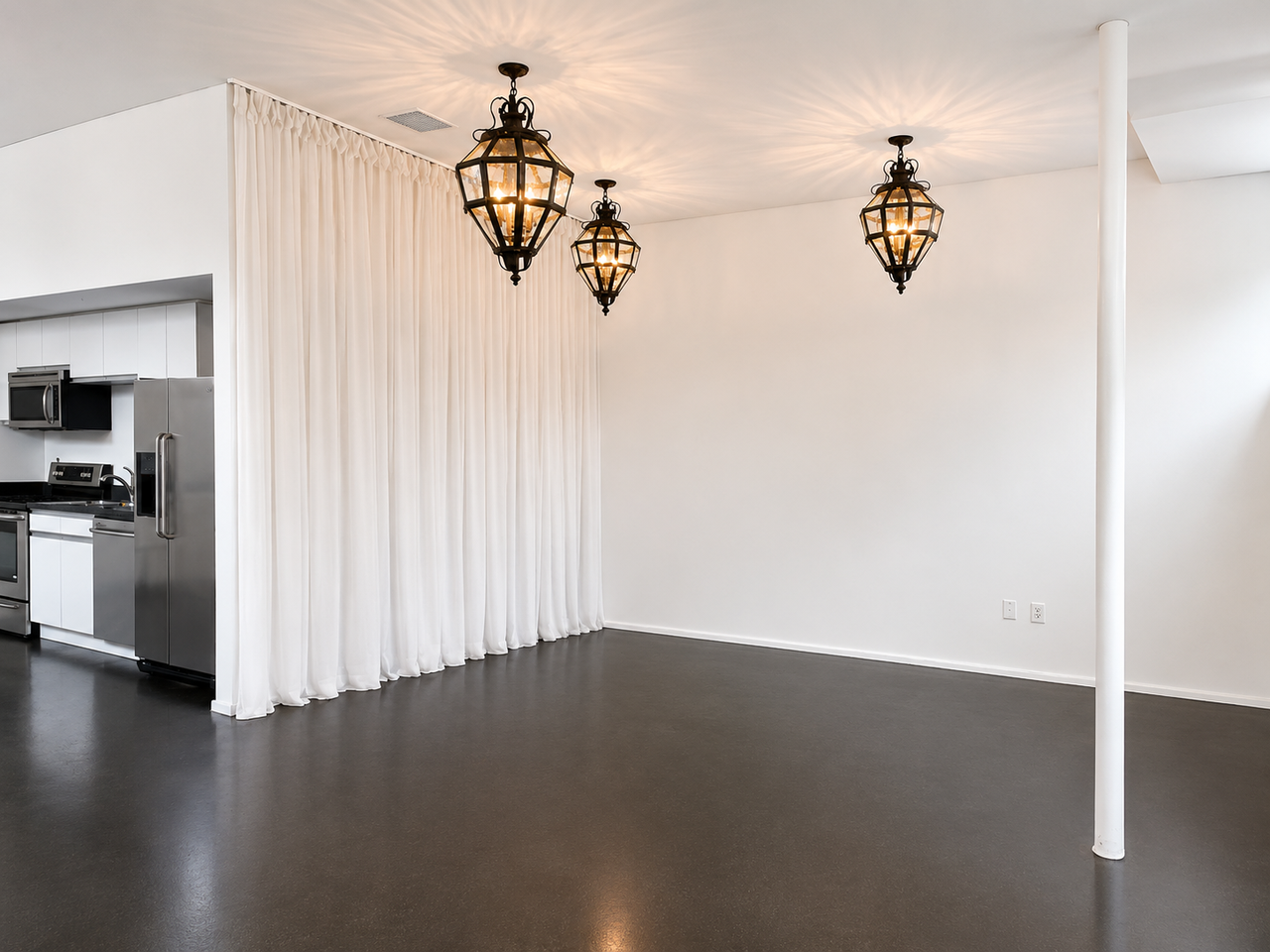 1813 Clarence St #13 - Photo 4 of 16