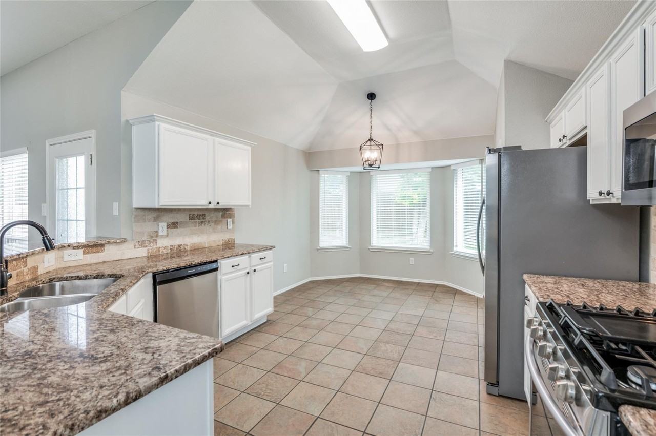 9300 Chesapeake Ln #NA - Photo 5 of 12