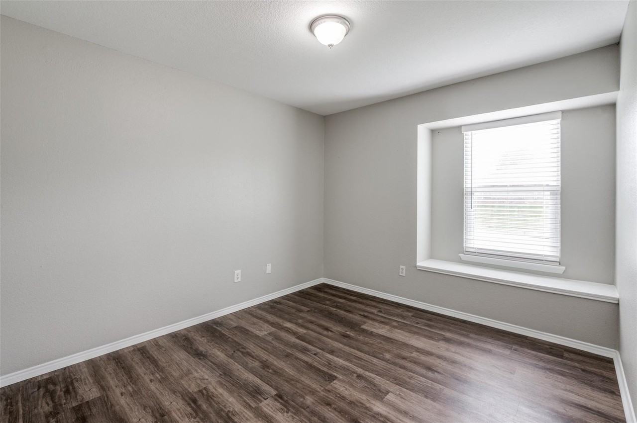 9300 Chesapeake Ln #NA - Photo 7 of 12