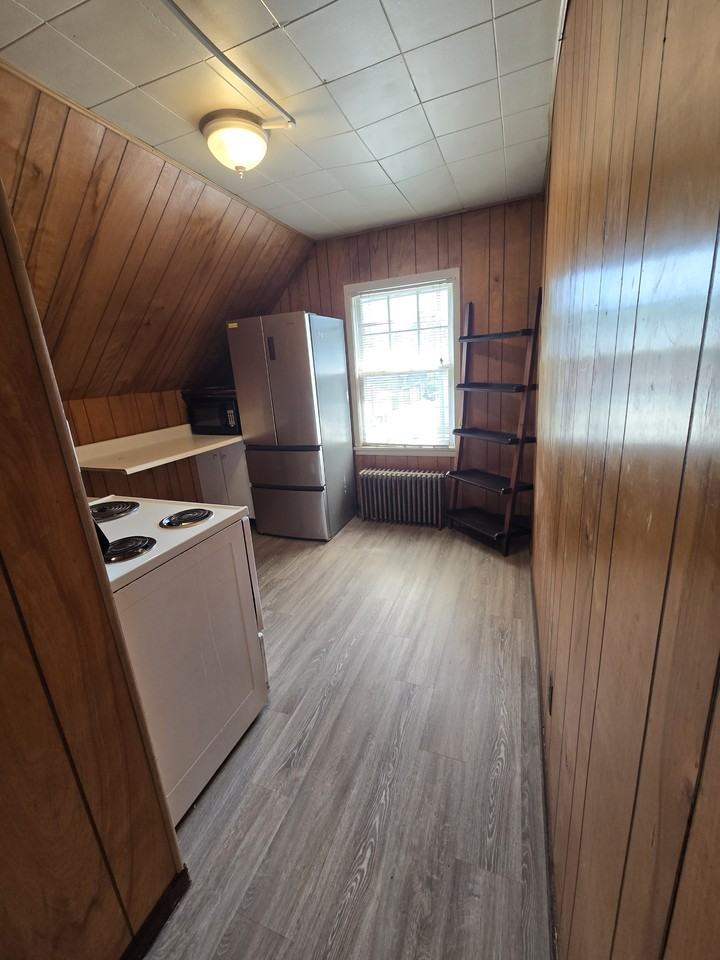 604 Central Ave #4 - Photo 3 of 6