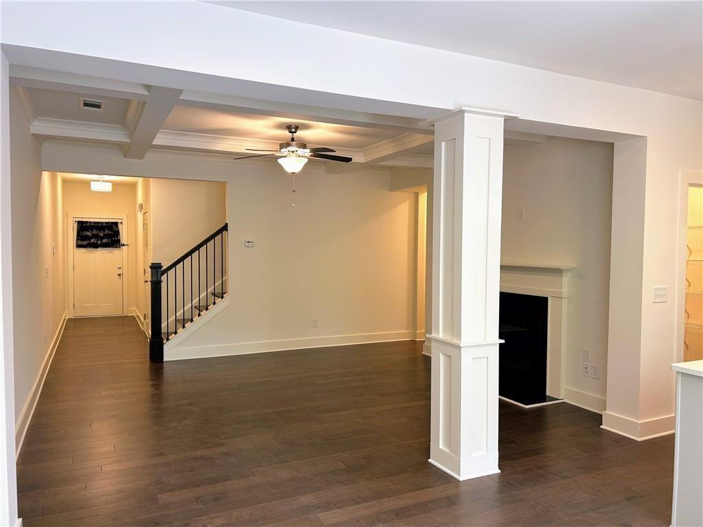 5336 Brooklands Dr - Photo 3 of 14