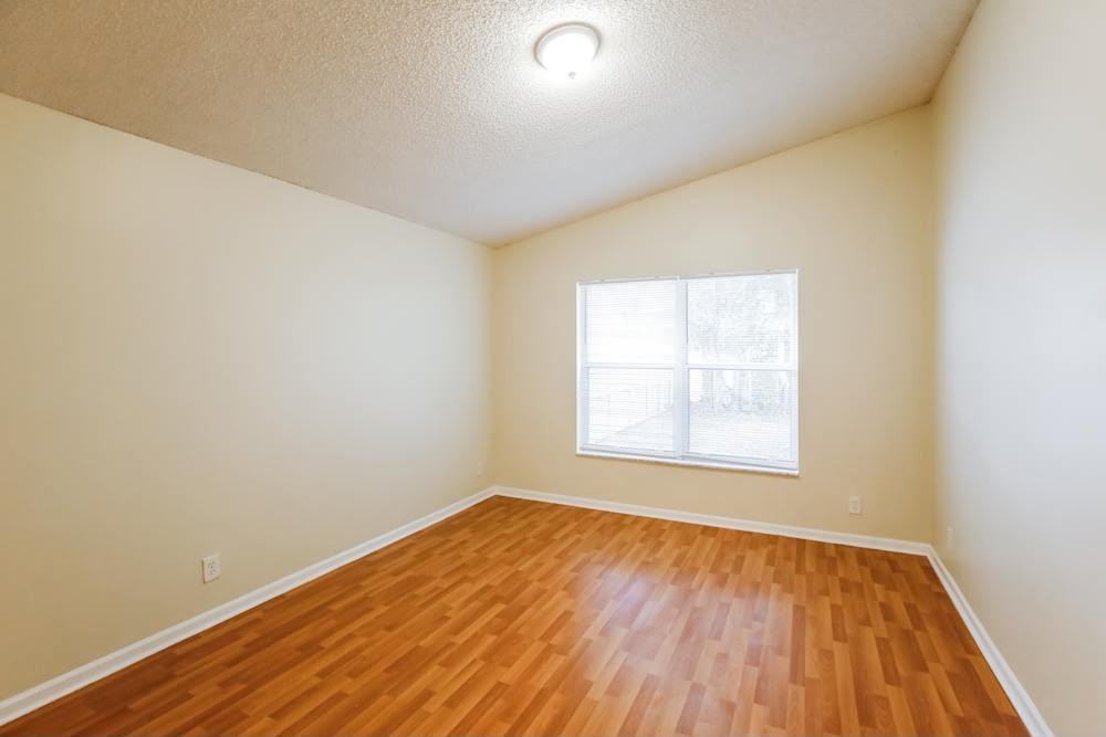 4948 Sw 32nd Way #NA - Photo 4 of 10