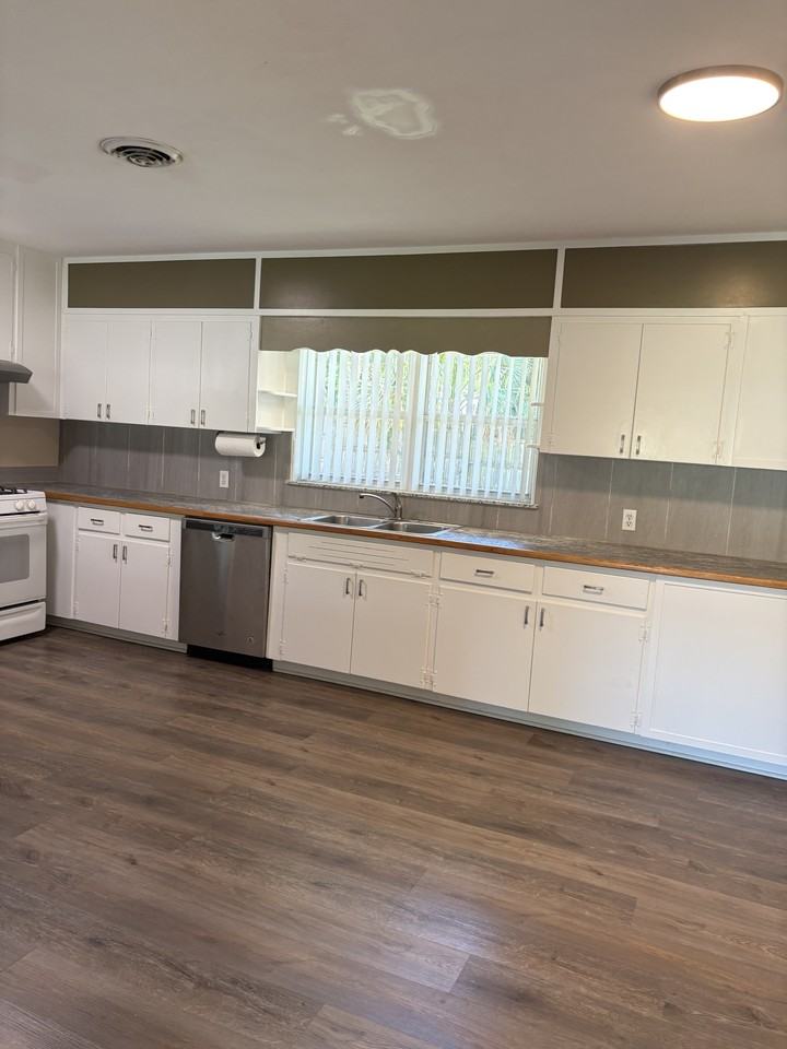 28 Se 19th St #NA - Photo 3 of 11