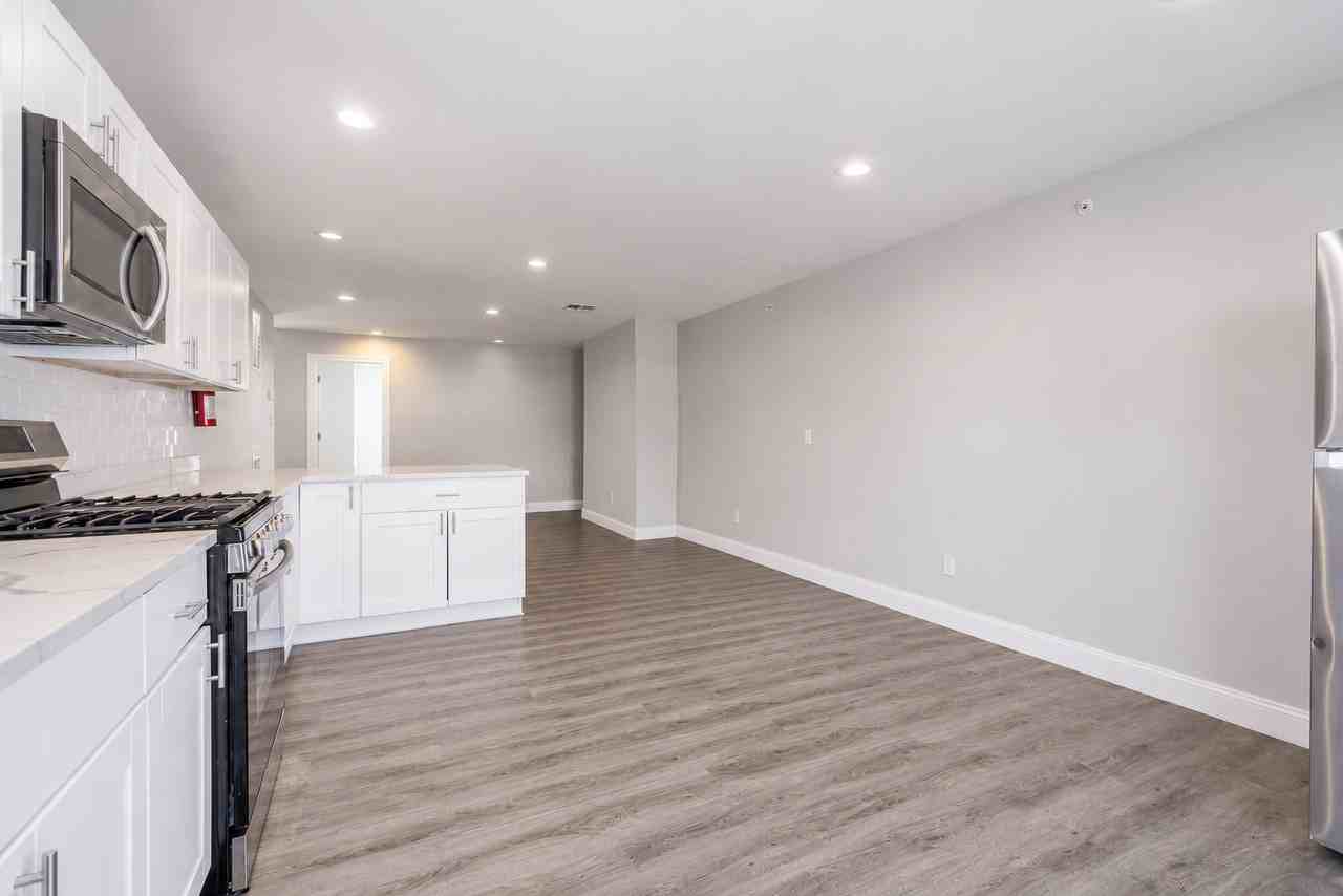 35 2nd St #3 - Photo 5 of 26