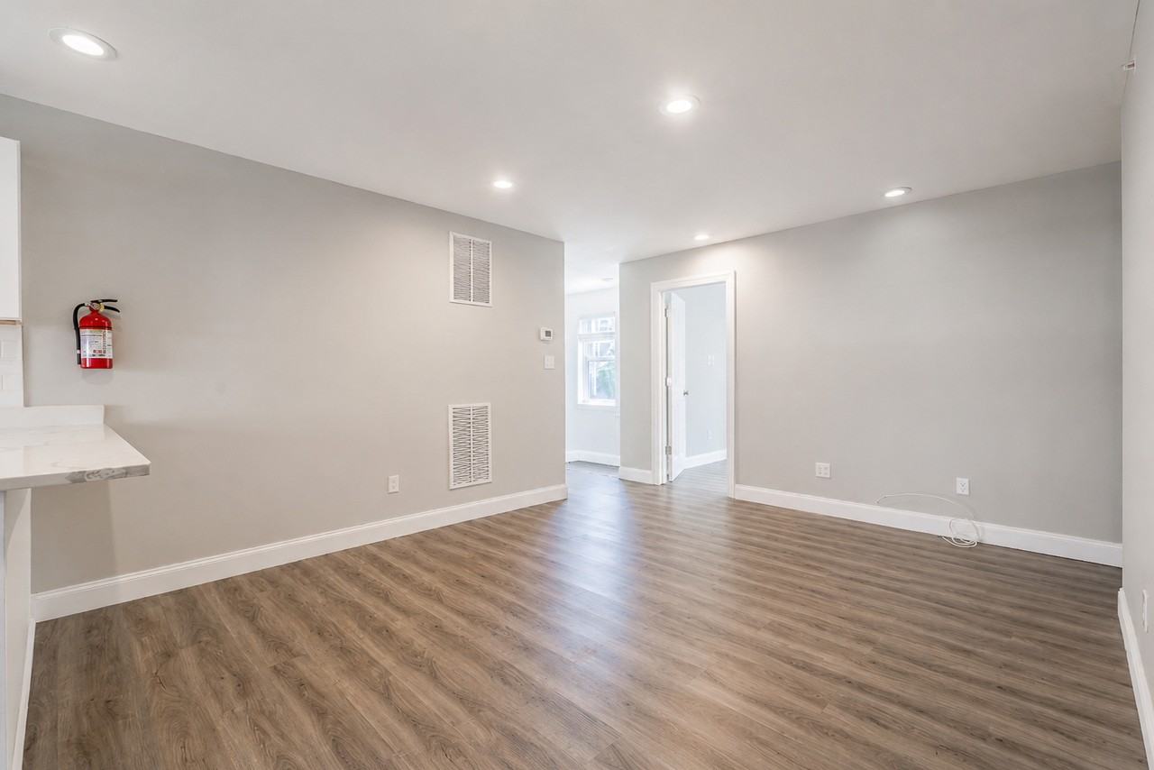 35 2nd St #3 - Photo 6 of 26