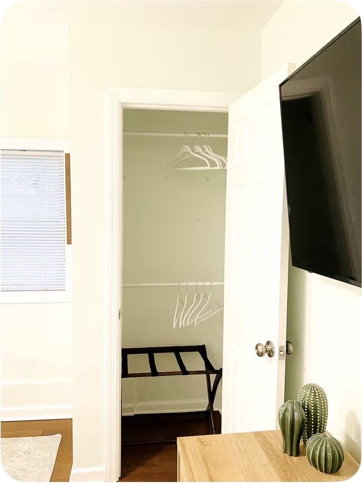 3 Leslie St #NA - Photo 2 of 20