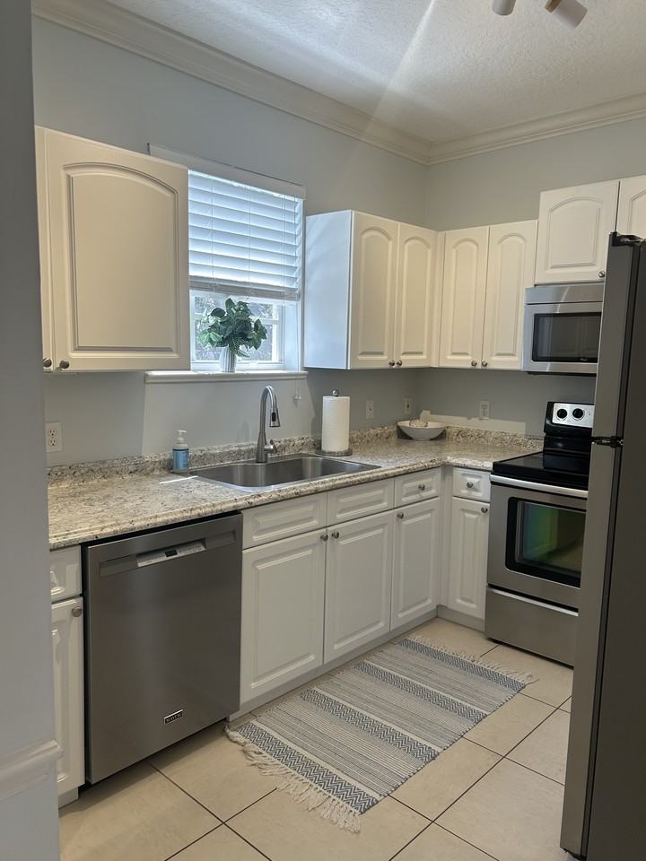 481 18th St #481 - Photo 6 of 19