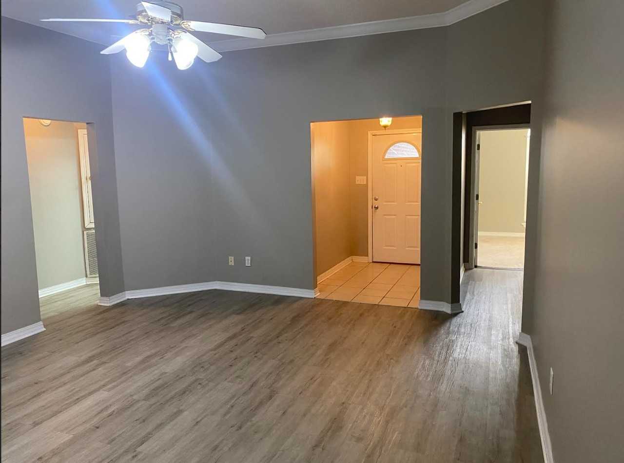 812 Willow Pointe Dr E #NA - Photo 3 of 11