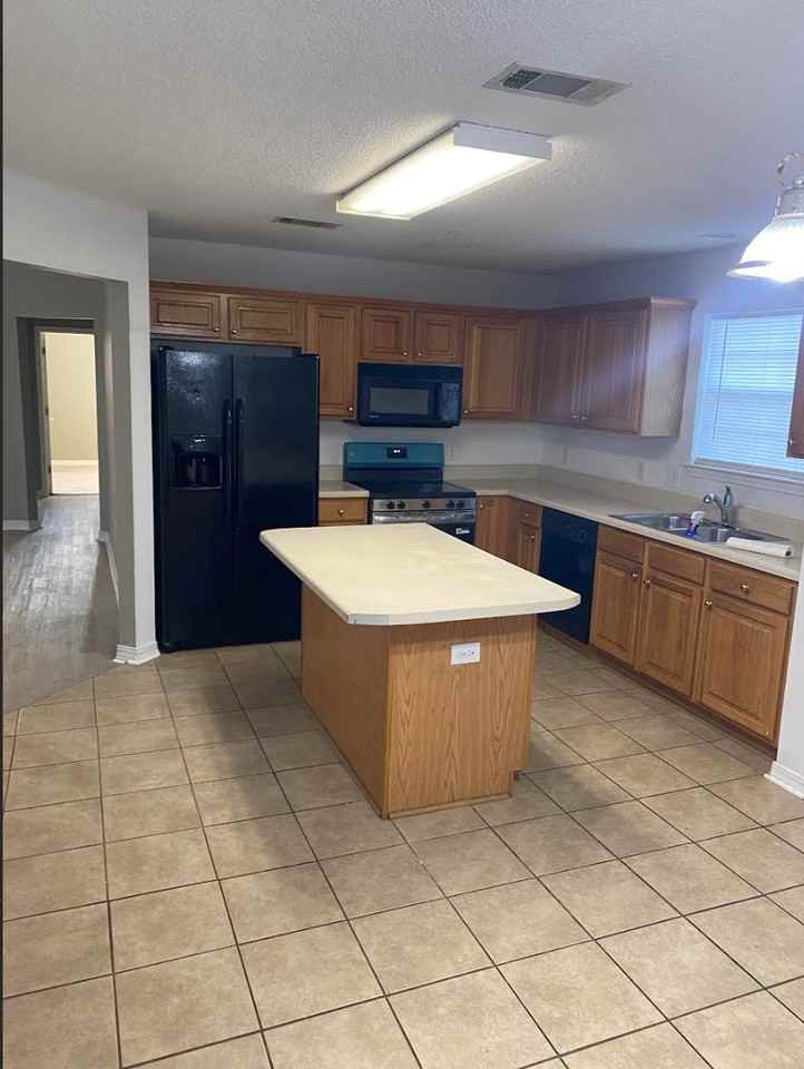 812 Willow Pointe Dr E #NA - Photo 4 of 11