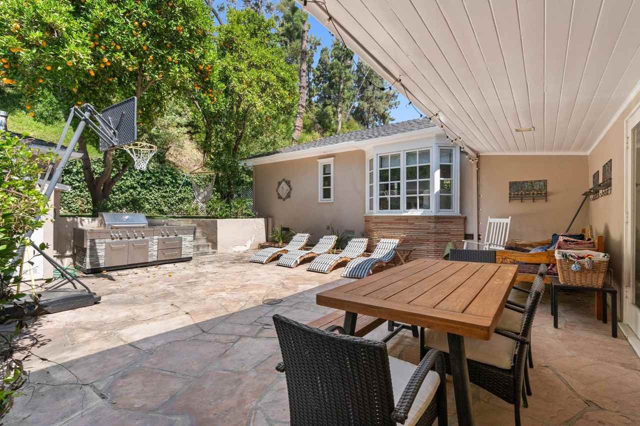 1165 Coldwater Canyon Dr #NA - Photo 3 of 35