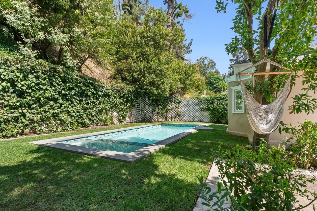 1165 Coldwater Canyon Dr #NA - Photo 4 of 35