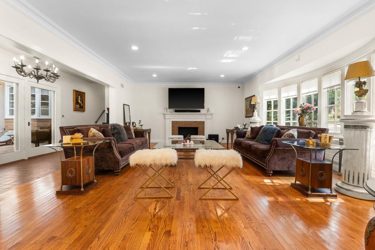 1165 Coldwater Canyon Dr #NA - Photo 5 of 35
