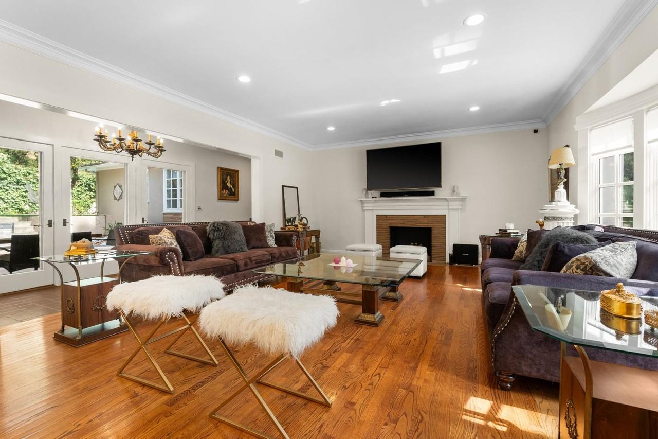 1165 Coldwater Canyon Dr #NA - Photo 6 of 35
