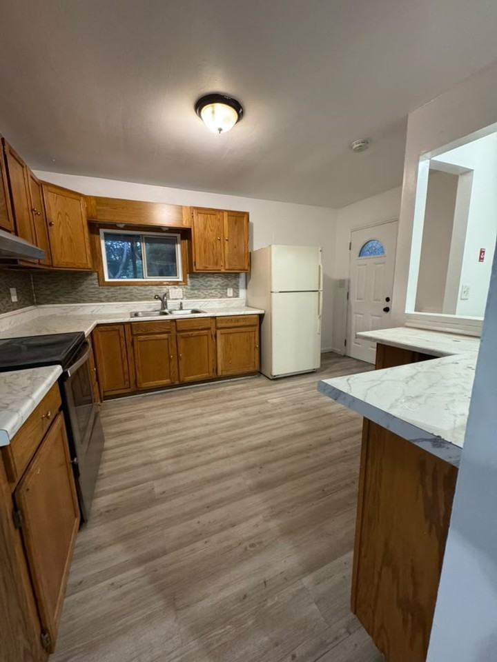 259 Elizabeth Ave #NA - Photo 6 of 18