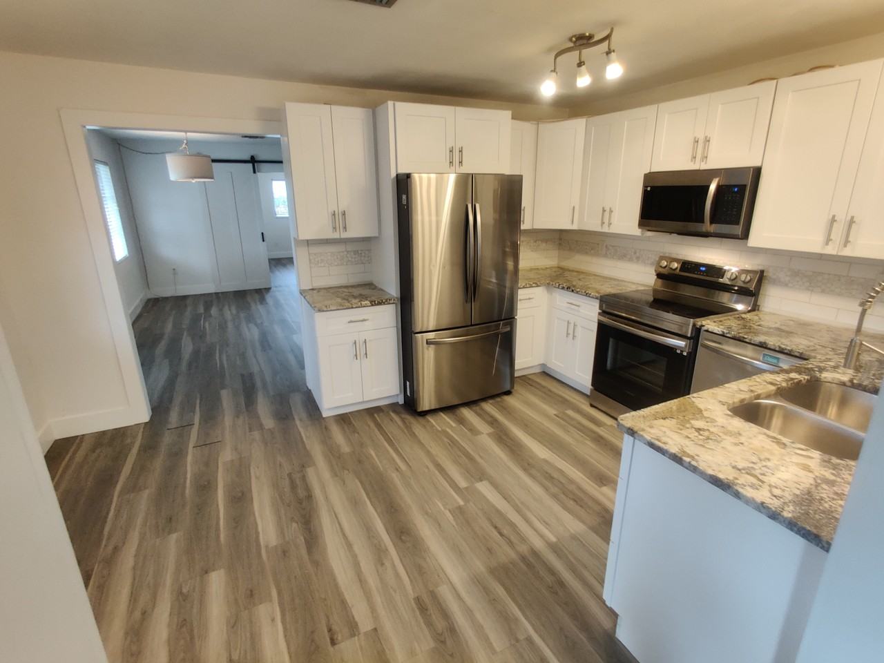 608 W Valley Dr #NA - Photo 5 of 29