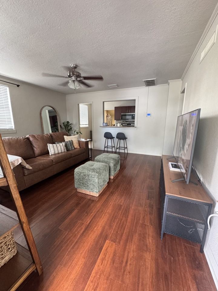 102 W Cayuga St #NA - Photo 2 of 13