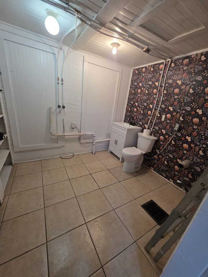 2326 N Ridge Rd #NA - Photo 3 of 10