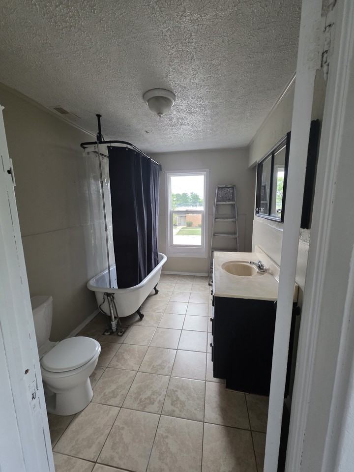 2326 N Ridge Rd #NA - Photo 4 of 10