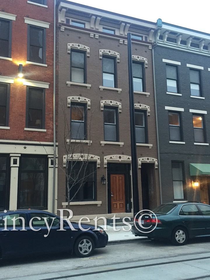 1432 Race St #105 - Photo 2 of 15
