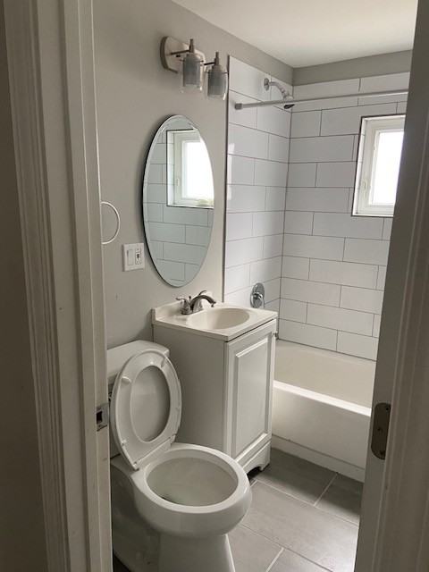 2418 W 36th St #2 - Photo 2 of 13