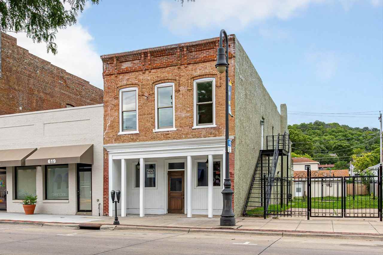 621 S Main St - Photo 2 of 33