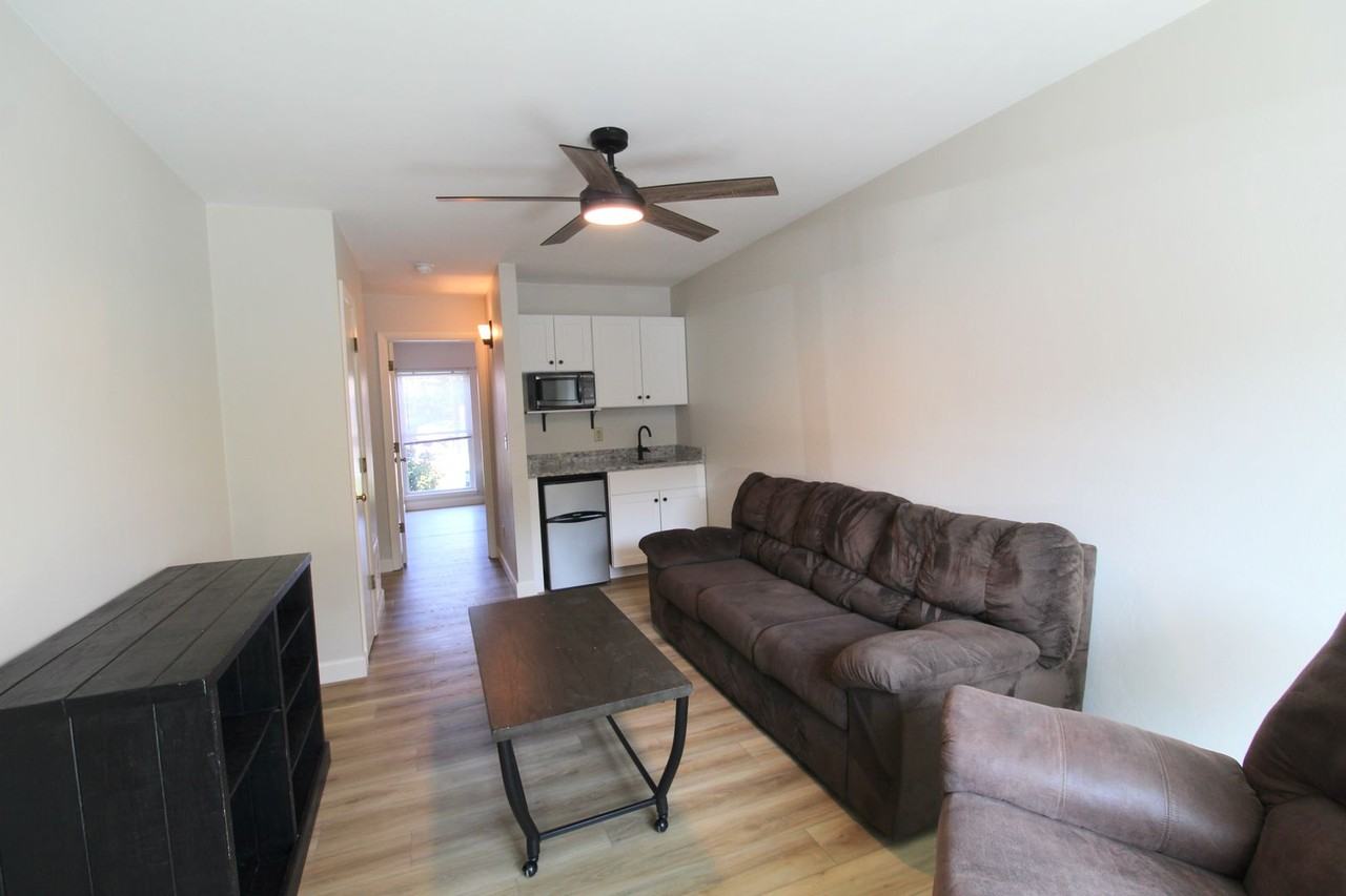 1408 Bradley Dr - Photo 5 of 27