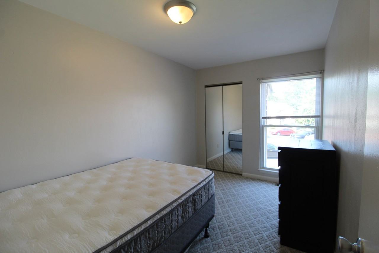 1408 Bradley Dr - Photo 7 of 27